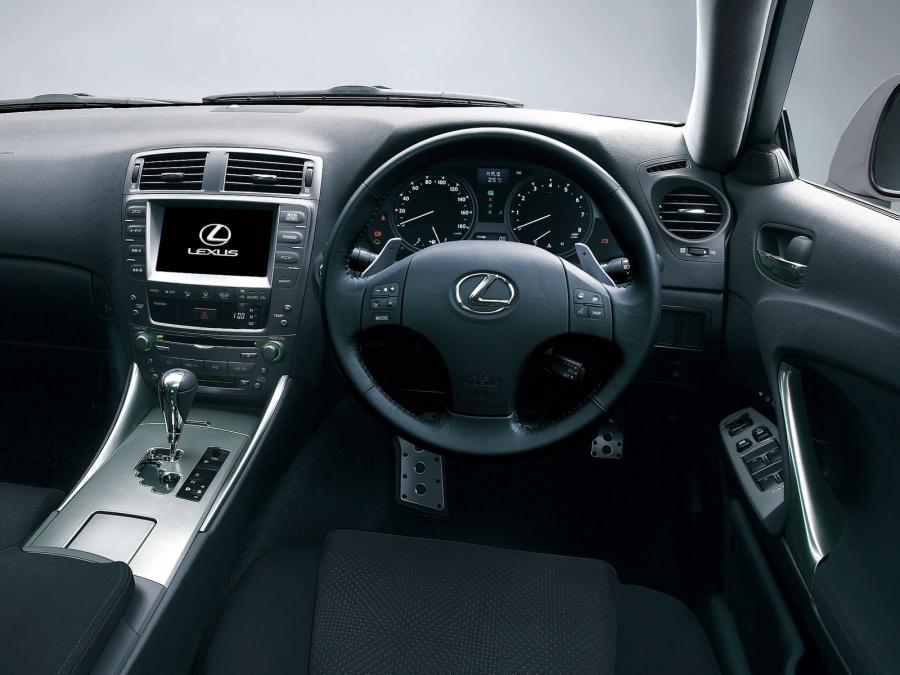  Lexus IS350 2005 года  (JP) (фото 9 из 10)